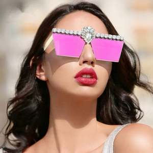 Nouveautés Mode Luxe Lunettes de soleil carrées à monture plate Lunettes de soleil diamantées pour femmes Lunettes de soleil en strass - Product Image 1