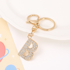 พวงกุญแจ Rhinestone 3D ที่กําหนดเองรูปร่างเริ่มต้นพวงกุญแจพวงกุญแจตัวอักษร 26 ตัว