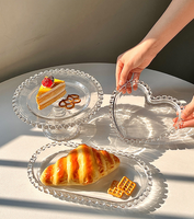 Assiette à fruits en verre en forme de cœur, assiette à dessert transparente, plat à pied haut, plateau à gâteau de style européen pour fête, écologique