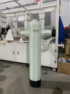 Réservoir adoucisseur d'eau en PRV 10x54, Fût filtrant industriel en résine 1054, 150 psi avec vanne de commande supérieure pour système de traitement de l'eau - Product Image 3