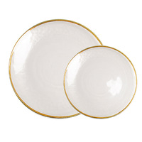 Assiette en verre transparente à bord martelé doré pour mariage et décoration intérieure
