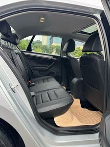 Volkswagen <span class=keywords><strong>Bora</strong></span> 2016 1.6L Comfortline, Automático de 6 Velocidades, 5 Plazas, Volante a la Izquierda, Sedán Compacto de Gasolina - Product Image 3