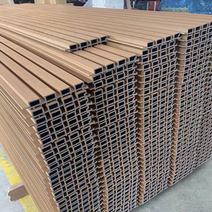 Panneau WPC extérieur, panneau mural rainuré WPC, co-extrusion PVC pour la décoration intérieure des hôtels et des maisons, revêtement PVC - Product Image 3