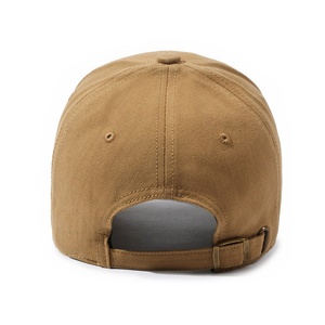 Gorra de béisbol de algodón puro con visera rígida tipo pico de pato, color liso, para procesamiento de artículos pequeños, efecto adelgazante y que realza el contorno del rostro. - Product Image 3