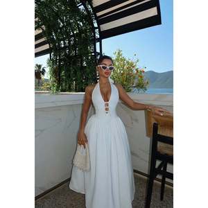 Robe de performance blanche pour ballerine avec élégante décoration en nœud perlé - Product Image 5