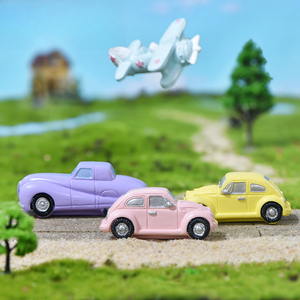 Commercio all'ingrosso Micro paesaggio resina artigianale ornamento paesaggio veicolo serie aereo moto camion antico Bus coleottero - Product Image 1
