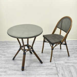 كراسي حديقة للفيلا بتصميم فرنسي من الألومنيوم والراتان الصناعي قابلة للتكديس مناسبة للمطاعم والمقاهي العصرية في الهواء الطلق وحاصلة على شهادة BSCI - Product Image 4