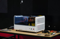 Draagbare kleine desktop laser snijmachine voor doe-het-zelf knutselen en hobbygebruik