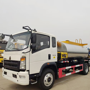 Camión Asfaltador Blanco HINO con Sistema de Bombeo de 6000L, Camión Cisterna de Agua 4X2, Maquinaria de Construcción - Product Image 4