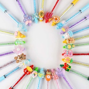 Stylo à bille O&Q Mix en gros, mode, paillettes, plastique, dessin animé, design mignon, cadeau, logo personnalisé, bleu/noir, 0,7 mm, école, 16 cm, kawaii - Product Image 3