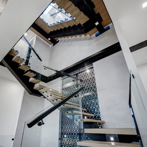 DAIYA legno di merbau scala dritta con il nero corrimano supporti di ringhiera di vetro - Product Image 1