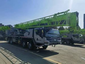 Distribuidor Oficial de Zoomlion, Grúa sobre Camión de 4 Ejes ZTC500H de 50 Toneladas de Zoomlion |   Pluma telescópica de 45 m y brazo de 16 m |   Extensión de Apoyo (Outrigger) con un Alcance de 7.4 Metros - Product Image 6