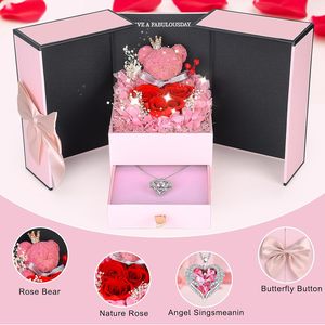 Collier classique avec rose éternelle préservée, cadeau romantique pour femme, maman, petite amie, anniversaire, Saint-Valentin, boîte carrée - Product Image 3