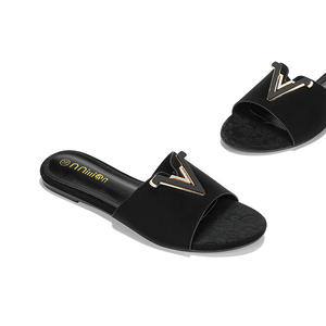 Tendance de la mode, <span class=keywords><strong>sandales</strong></span> plates unisexes, légères, grandes tailles, en métal, lettre V, pour l'été, en plein air - Product Image 4