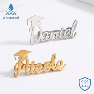 Broche Personalizado con Nombre para Graduación, Chapado en Oro de 18K al Vacío, Acero Inoxidable, Pin de Solapa con Letra Personalizada, Regalo - Product Image 1