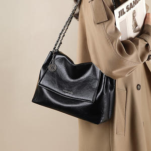 Sac fourre-tout pour femme, nouveau style automne-hiver 2025, sac à dos haut de gamme grande capacité avec bandoulière chaîne, sac bandoulière, bagage - Product Image 1