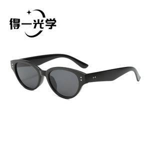 De Yi <b>Optics</b> Retro Cat Eye Sunglasses Black Pc Frame Uv400 Women Slimming Face Style - Product Image 1