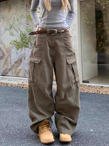 جينز كارجو فضفاض بتصميم أمريكي عصري مع جيوب كبيرة، موديل للجنسين بطراز الشارع العالي والعتيق - Product Image 6