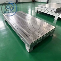 Plateforme de soudage flexible 3D nitrurée, table de soudage modulaire pour le traitement de soudage des châssis automobiles et des pièces automobiles