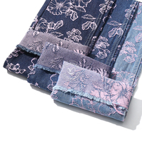 Tissu denim jacquard à fleurs rose 80% coton pour jeans 11,8 oz Tissu denim de haute qualité en gros