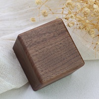 Boîte à bagues triple compartiment en noyer pour ensemble de mariée, boîte porte-alliances pour cérémonie de mariage, demande en mariage ou coffret d'emballage pour ensembles de bagues de fiançailles