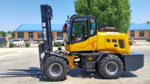 Xe nâng HUAYA Trung Quốc 2.5 tấn 3 tấn 4 tấn 5 tấn 4WD, nâng cao 3-7m, xe nâng địa hình 4x4, động cơ diesel, bán - Product Image 4