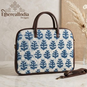 Bolso para portátil Indigo Buti, bolso de mensajero de oficina de algodón estampado a mano, bolso tote bohemio para el trabajo - Product Image 3