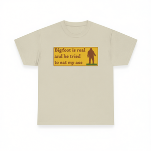 Maglietta Bigfoot Sasquatch Divertente T-Shirt Meme Unisex per Adulti a Maniche Corte con Stampa Serigrafica - Product Image 3