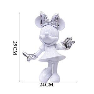 Ornement créatif en peluche de luxe léger Mickey Minnie Mouse Décoration en résine à la mode pour chambre d'enfant Salon Magasin accueilli - Product Image 2
