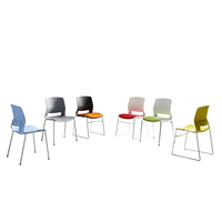Chaise de visiteur en plastique confortable de fabrication Guangdong, chaise de bureau à dossier moyen, empilable, pour formation et conférences