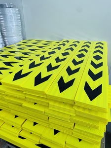 Phản Xạ Cao Huỳnh Quang Vàng Đen Mũi Tên Băng Cho UAE - Product Image 2