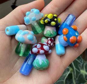 Perles de verre multifonctionnelles pour la fabrication de bijoux Perles de verre argentées faites à la main Formes et couleurs rondes - Product Image 1