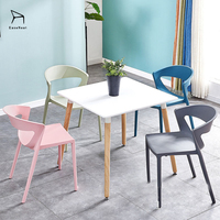 Ensemble de table à manger en plastique empilable EaseNeat, économique, avec 6 chaises, idéal pour la famille, la cuisine, le café, le centre commercial, le bar, confort moderne