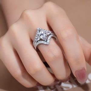 Anillo Apilable de Diamantes Marquise en Oro de 14K, Joyería Messi MSR-969 - Product Image 5