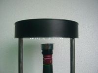 Support de Présentation de Bouteilles Rotatif Lévitant Électroplaqué Pré-assemblé en Acrylique Personnalisable Moderne Max. Capacité de charge de 2 kg