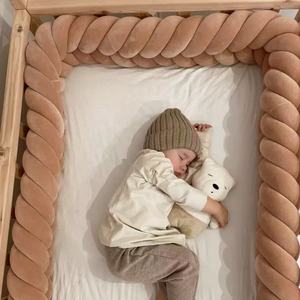 Coussin tressé anti-collision en tricot pour bébé, tissé à la main en spandex, en coton doux, pour <span class=keywords><strong>lit</strong></span> <span class=keywords><strong>de</strong></span> bébé, protection <span class=keywords><strong>de</strong></span> <span class=keywords><strong>lit</strong></span>, pare-chocs <span class=keywords><strong>de</strong></span> berceau - Product Image 1