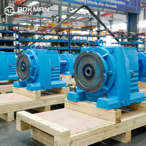 Motor de Engranajes Helicoidales Serie R con Reductor para Sistemas de Automatización Industrial - Product Image 1