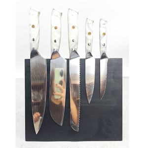 Ensemble de 6 couteaux de cuisine en acier Damas avec manche en résine blanche et <span class=keywords><strong>support</strong></span> magnétique en bois de luxe – Édition 2026 - Product Image 2