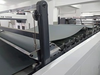 Machine à plastifier les étiquettes en tissu avec papier duplex imprimé pour carton