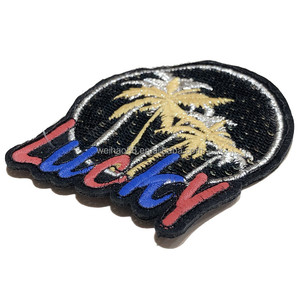 Venta al por mayor de parches de lentejuelas de fútbol brillo día del juego bordado logotipo personalizado parches de lentejuelas para la ropa - Product Image 4