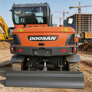 Excavadoras de cadenas Doosan DX60W usadas, en buen estado, con piezas originales, disponibles en stock para la venta, amplia gama de modelos disponibles. - Product Image 2