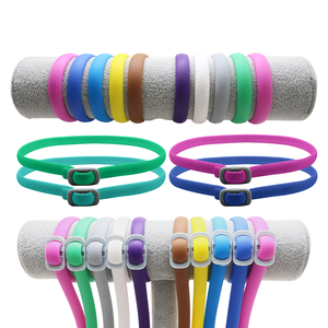 リベット装飾ソリッドパターンの猫のためのパーソナライズされたシリコンフェロモン落ち着いた襟 - Product Image 6