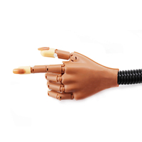 Main d'entraînement artificielle en gros pour la formation en manucure avec faux ongles