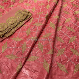 Tessuto Bazin Rich LY42 in Cotone Pettinato, Tessuto Bazin Africano di Alta Qualità, Ultimo Modello Jacquard Broccato di Peso Medio - Product Image 3