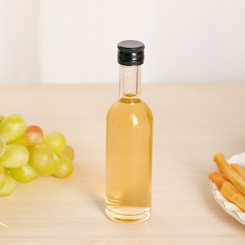 迷你50毫升清酒伏特加玻璃瓶带金属盖外卖鸡尾酒 - buy cocktail