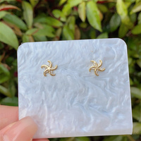 1 paire de clous d'oreille en cuivre plaqué or 18 carats, style marin, étoile de mer, crevettes, 1 paire