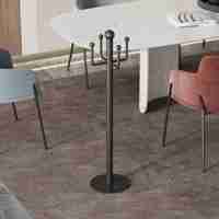 Porte-vêtements latéral de table de café de restaurant disponible d'OEM avec la base solide