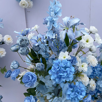 Arrangement floral artificiel de l'usine de fleurs de mariage décoratives bleu clair faites à la main Guide routier couleur Premium pour la décoration de mariage