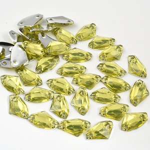 Strass en résine Oleeya en vrac, pierres précieuses à coudre, forme hache/cristal galactique AB, dos plat argenté, à coudre sur les vêtements - Product Image 5