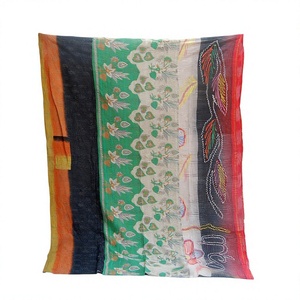 Hot Selling Indian Wholesale High Quality Handmade Luxury Christmas Print 100% Cotton <b>Bedding</b> Old Vintage Kantha Quilt Home - Product Image 4